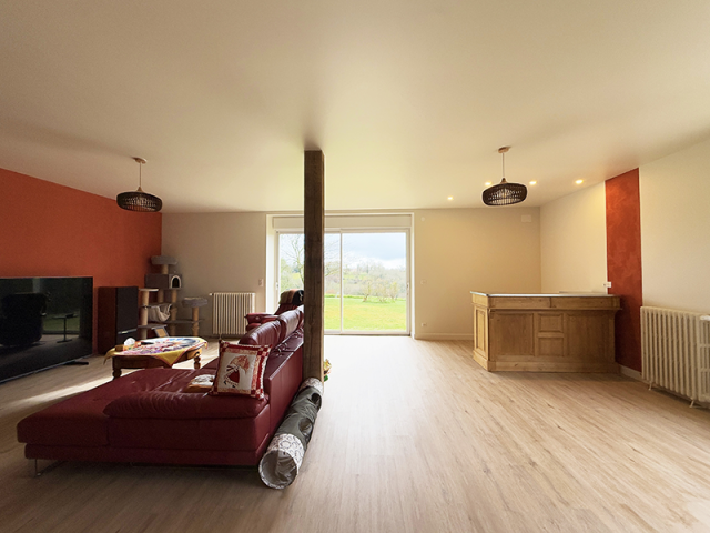 renovation-artisan_placo-peinure-sol_salon-maison-thiviers-dordogne