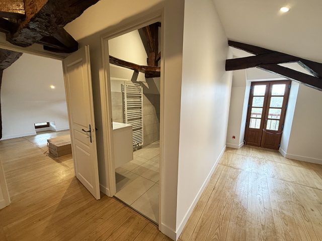 renovation-brantome_placo-peinture-sol-plafond_yoan-meauxsoone-artisan_dordogne