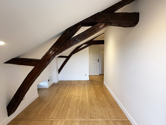 renovation-bratome_placo-peinture-mur-sol-plafond-poutre_yoan-meauxsoone-artisan_dordogne