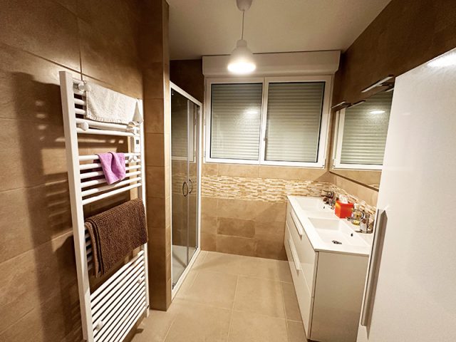 renovation-maison-salle-d-eau-thivier_sol-peinture-placo_yoan-meauxsoone-artisan-perigord