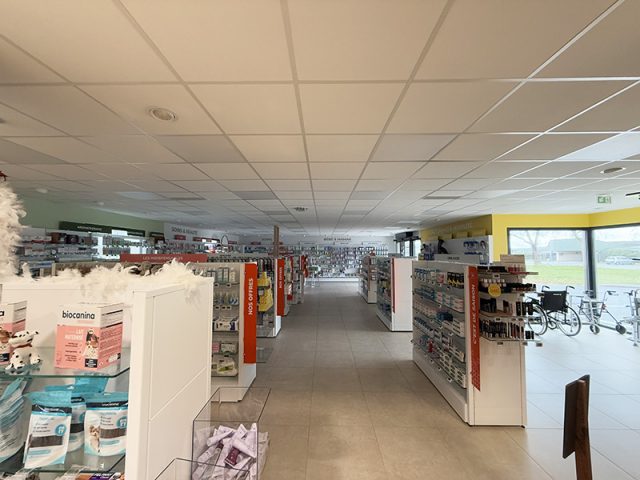 renovation-plafond-placo-peinture-pharmacie_bergerac-dordogneyoan-meauxsoone_artisan-peintre