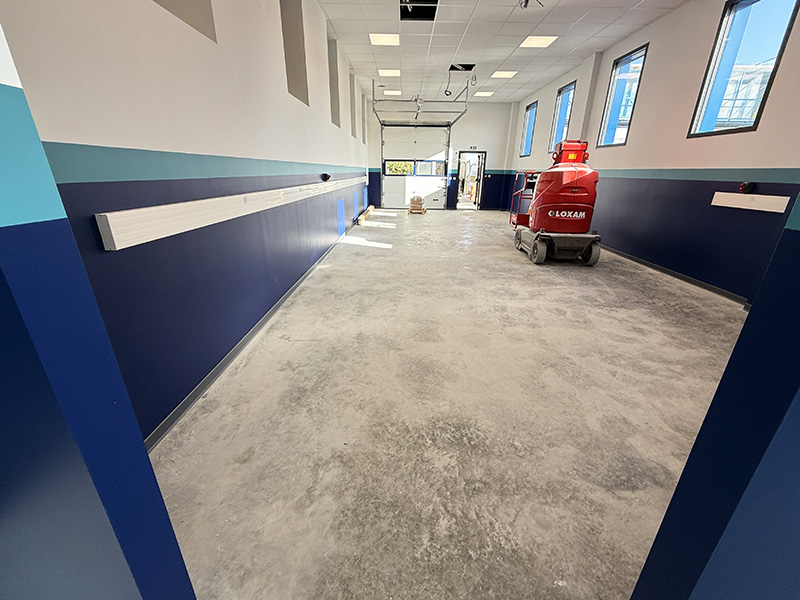 Travaux de platrerie, peinture, plafond pour cette rénovation d'une usine à Pompadour.