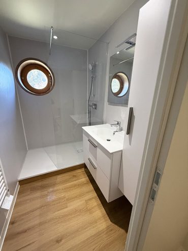 meschers-sur-gironde_renovation-complète-salle-de-bain_yoan-meauxsoone-artisan-platrerie-peinture-sol-plafond-mur